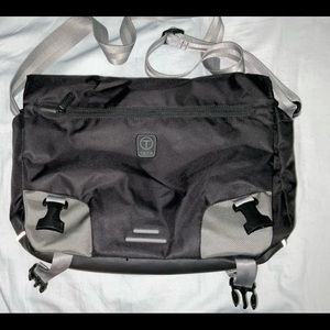 TUMI T-Tech Messenger Bag Black Gray Gently Used